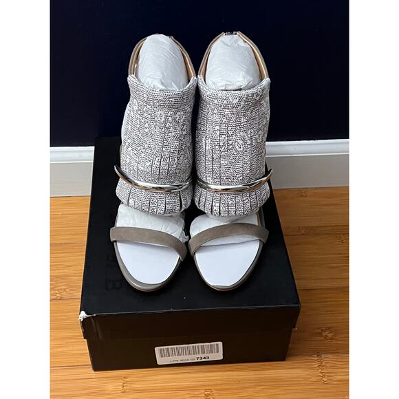 L. A. M. B. Women's Media Dress Sandal, Beige/White - 10 M (US): NEVER WORN - Picture 3 of 3